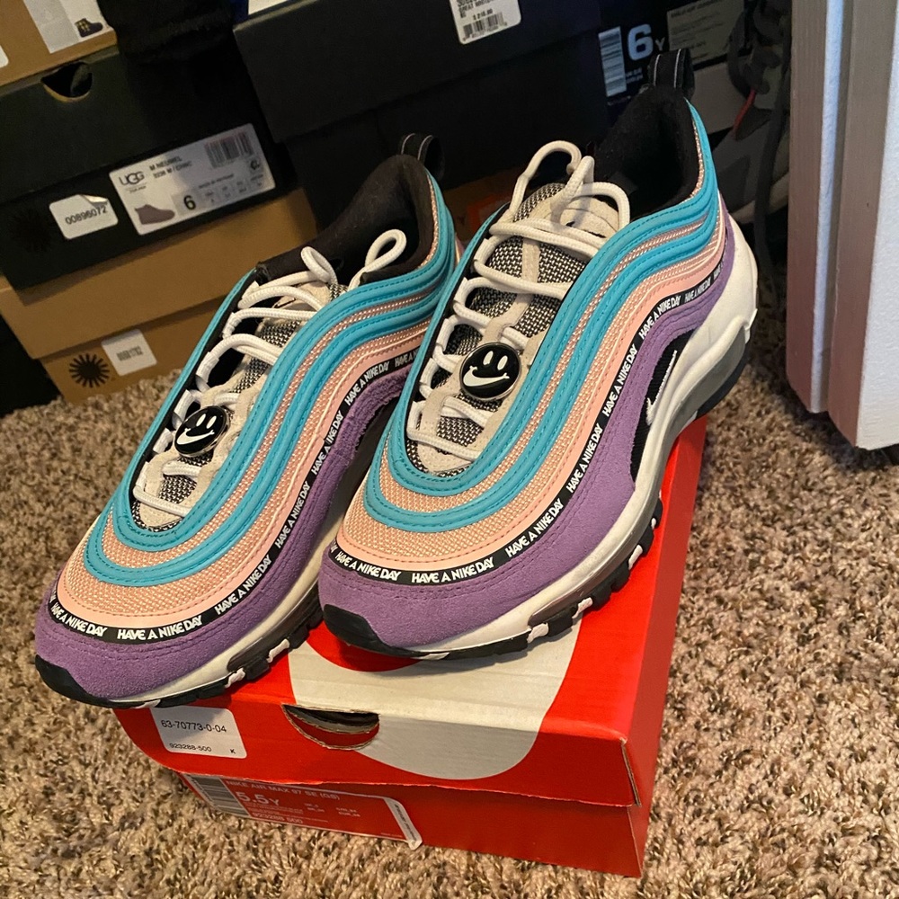 Worn Air Max 97’s ( 3D Reflected )